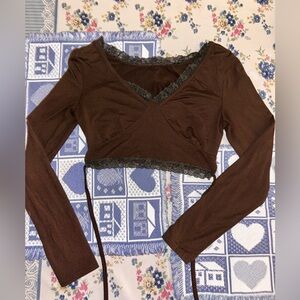 Lace trimmed long sleeve crop top